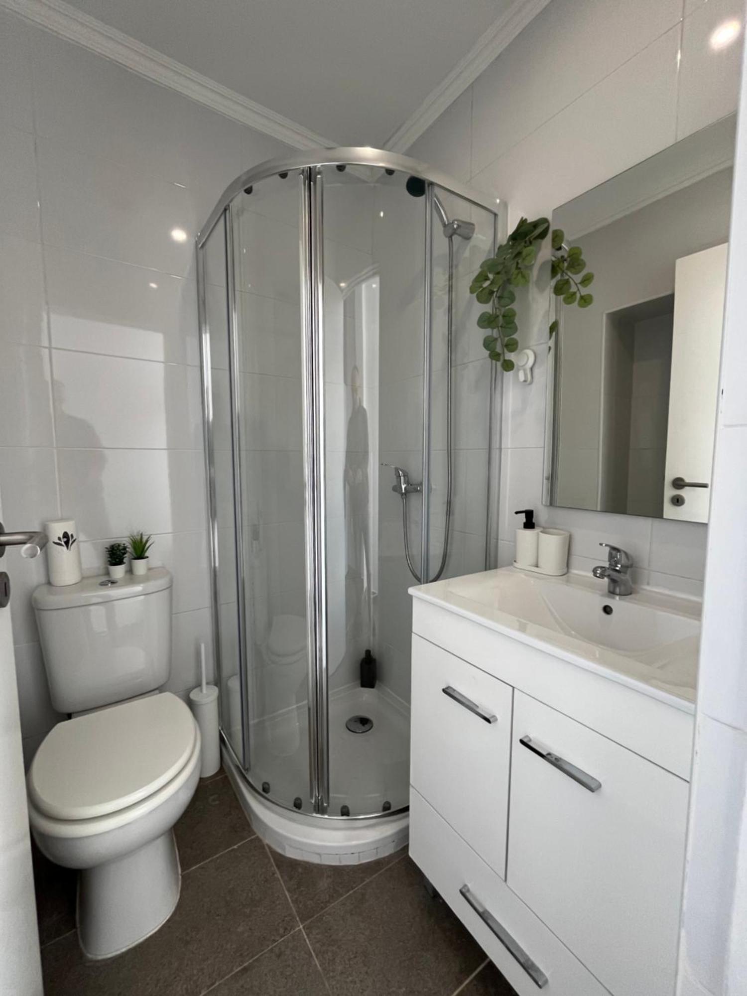 Quarto No Apartamento Pombal Lisboa Eksteriør billede