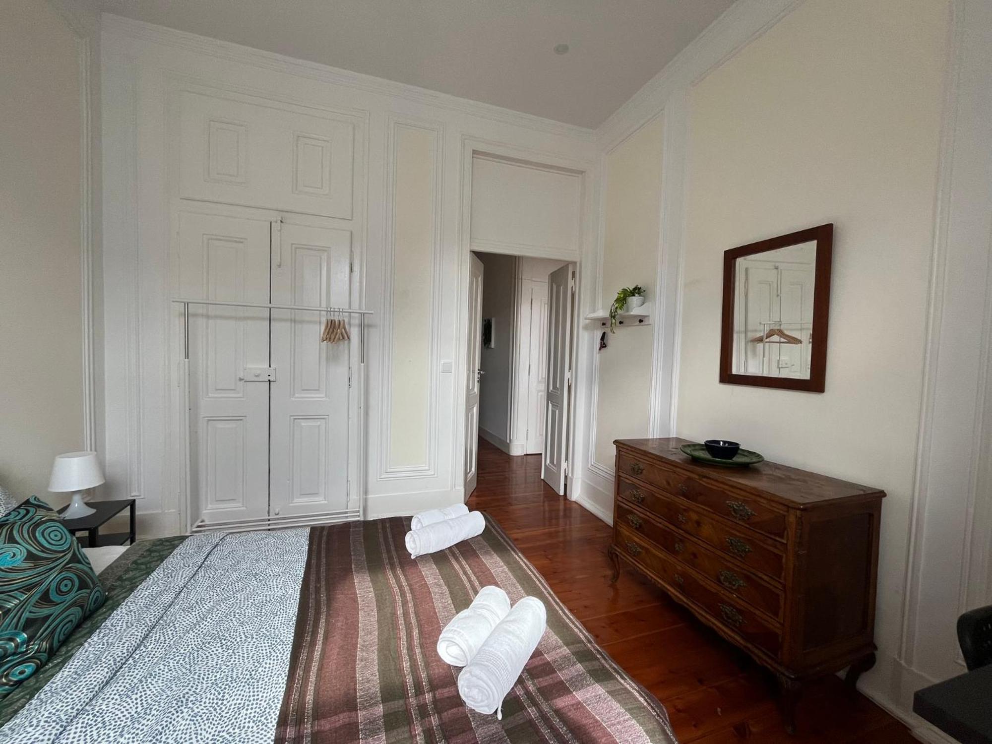 Quarto No Apartamento Pombal Lisboa Eksteriør billede