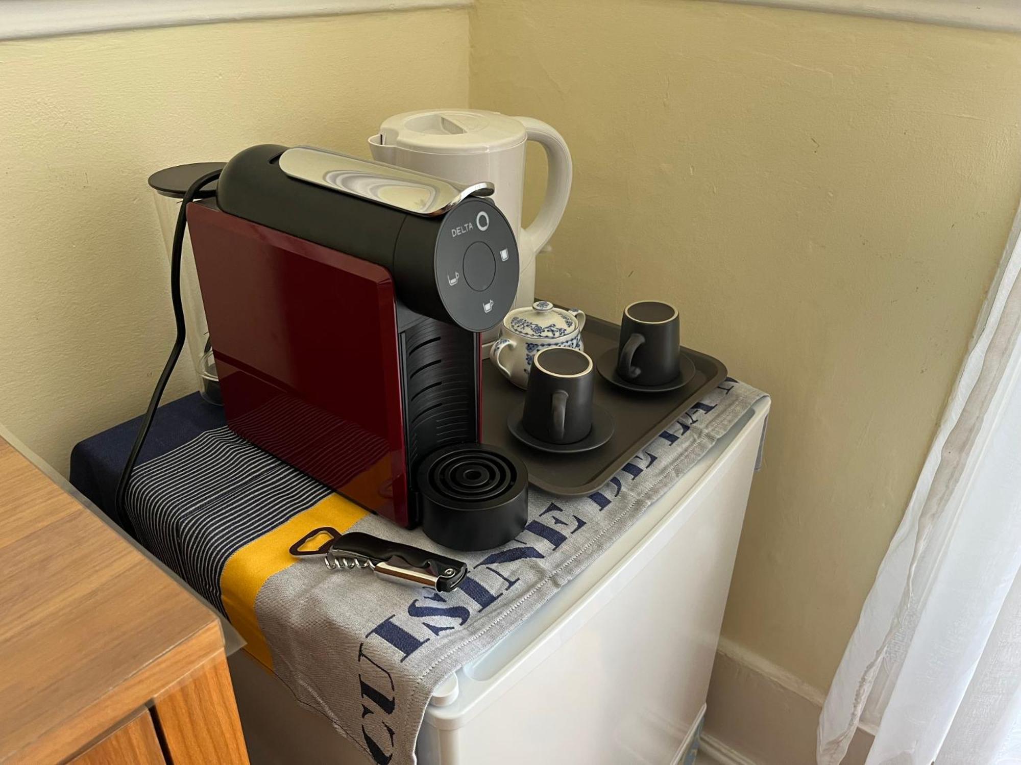 Quarto No Apartamento Pombal Lisboa Eksteriør billede