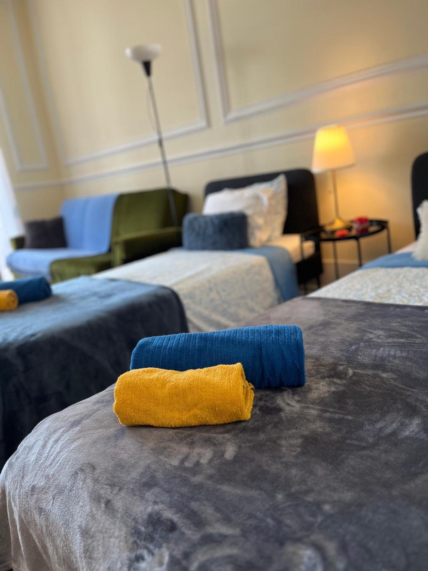 Quarto No Apartamento Pombal Lisboa Eksteriør billede